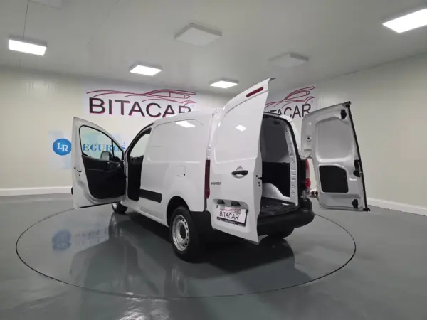 Peugeot Partner 1.6 HDI L1 PACK CD CLIM 45