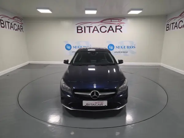 Mercedes-Benz CLA 180 d Shooting Brake Urban 7