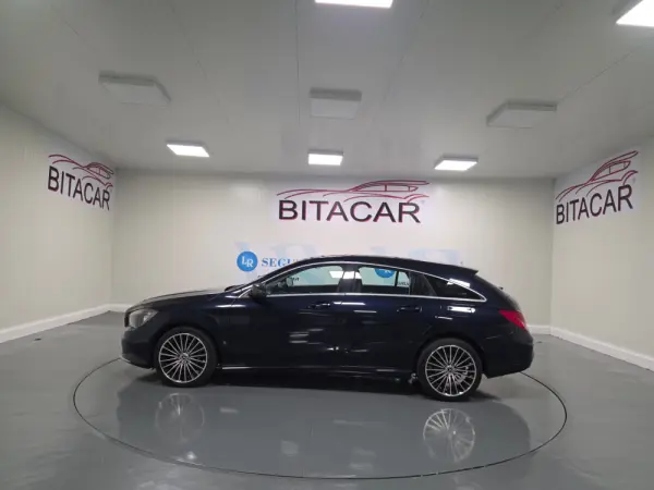 Mercedes-Benz CLA 180 d Shooting Brake Urban 14