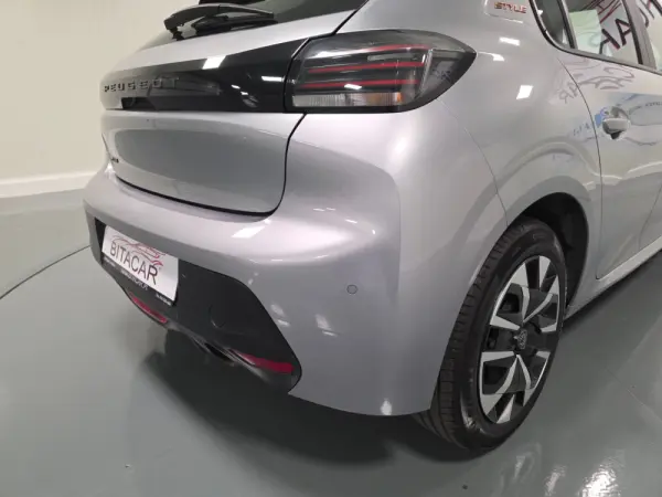 Peugeot 208 1.2 STYLE 27