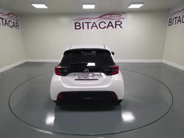 Toyota Yaris 1.5 HDF EXCLUSIVE 27
