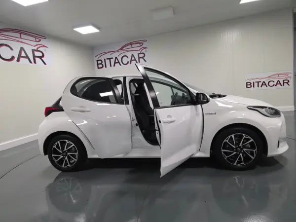 Toyota Yaris 1.5 HDF EXCLUSIVE 38