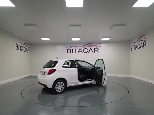Toyota Yaris BIZZ 1.4 D-4D 90CV IVA DEDUTIVEL 66