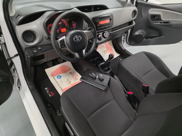Toyota Yaris BIZZ 1.4 D-4D 90CV IVA DEDUTIVEL 90