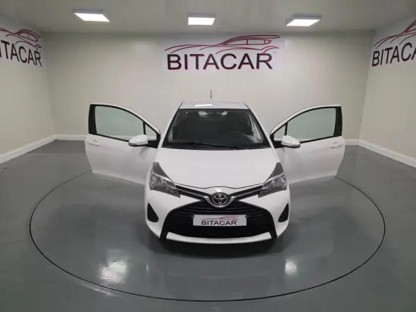 Toyota Yaris BIZZ 1.4 D-4D 90CV IVA DEDUTIVEL 17