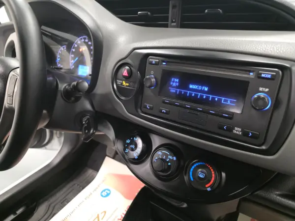 Toyota Yaris BIZZ 1.4 D-4D 90CV IVA DEDUTIVEL 8