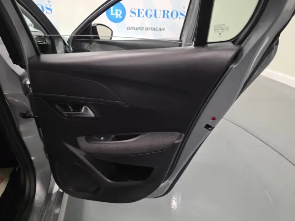 Peugeot 208 1.2 STYLE 57