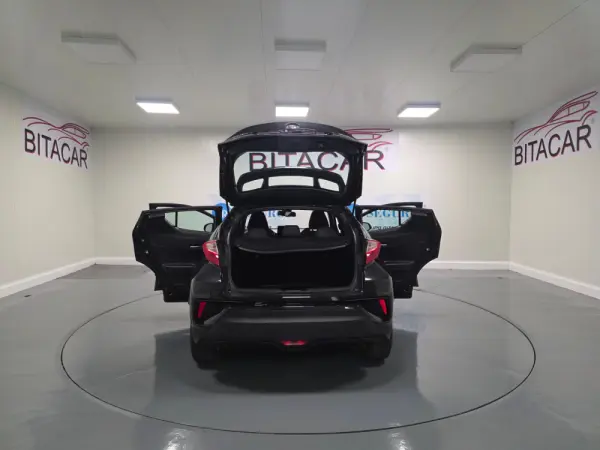 Toyota C-HR 1.8 HSD CONFORT 47