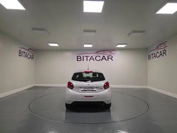 Peugeot 208 1.6 BlueHDi Allure 6