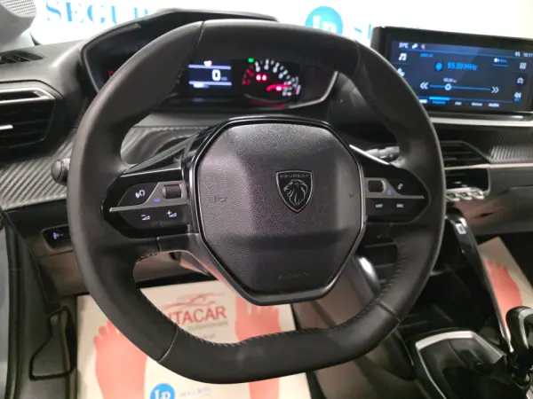 Peugeot 208 1.2 STYLE 92