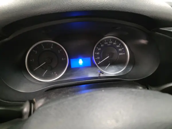 Toyota Hilux 2.4 D-4D 2WD CD Tracker 29