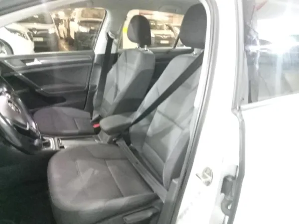 Volkswagen e-Golf AC/DC 7