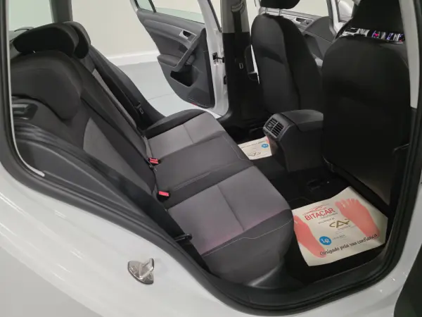 Volkswagen Golf 1.6 TDI CONFORTLINE 8