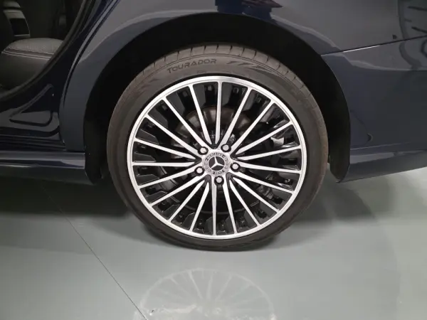Mercedes-Benz CLA 180 d Shooting Brake Urban 52