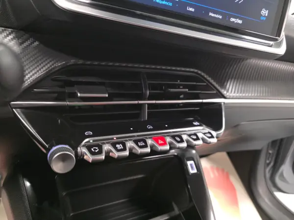 Peugeot 208 1.2 STYLE 108