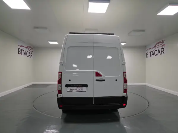 Renault Master 2.3 dCi L2H2 3.5T 29