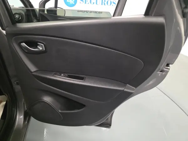 Renault Captur 1.5 DCI EXCLUSIVE 76