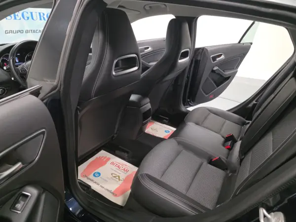 Mercedes-Benz CLA 180 d Shooting Brake Urban 56
