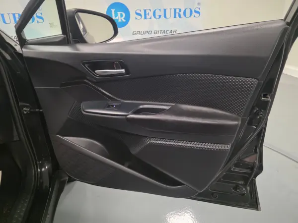 Toyota C-HR 1.8 HSD CONFORT 67