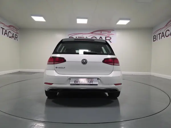 Volkswagen e-Golf AC/DC 28