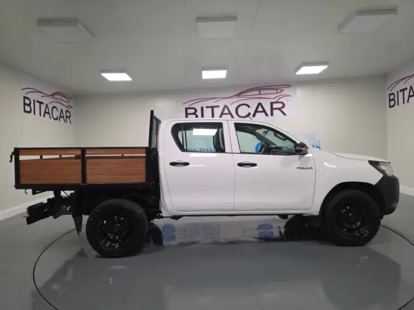 Toyota Hilux 2.4 D-4D 4WD CD CH 30