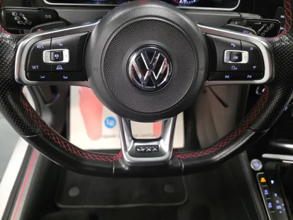 Volkswagen Golf 2.0 TSI GTI DSG Performance 83