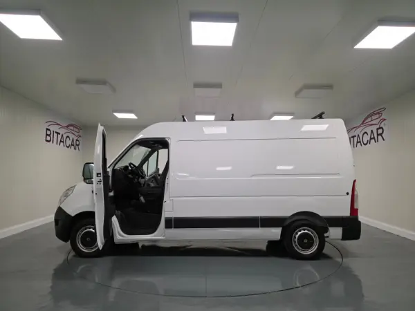 Renault Master 2.3 dCi L2H2 3.5T 38
