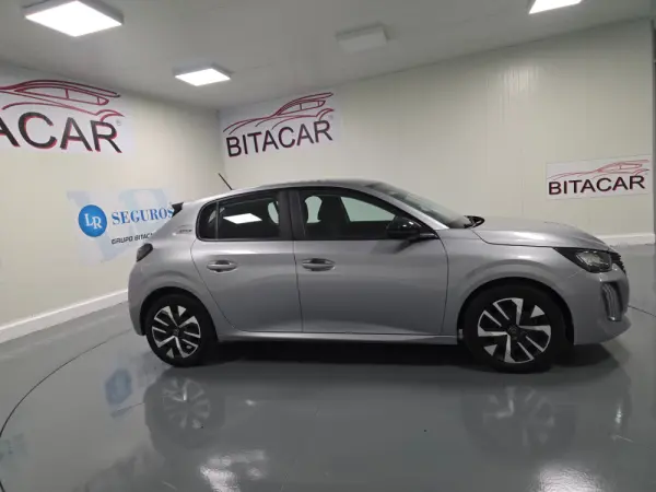 Peugeot 208 1.2 STYLE 4