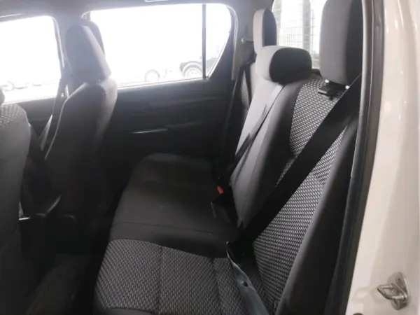 Toyota Hilux 2.4 D-4D 4WD CD CH 3