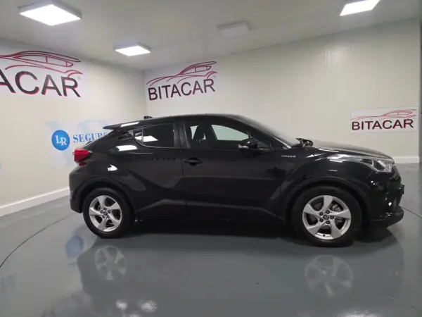 Toyota C-HR 1.8 HSD CONFORT 3