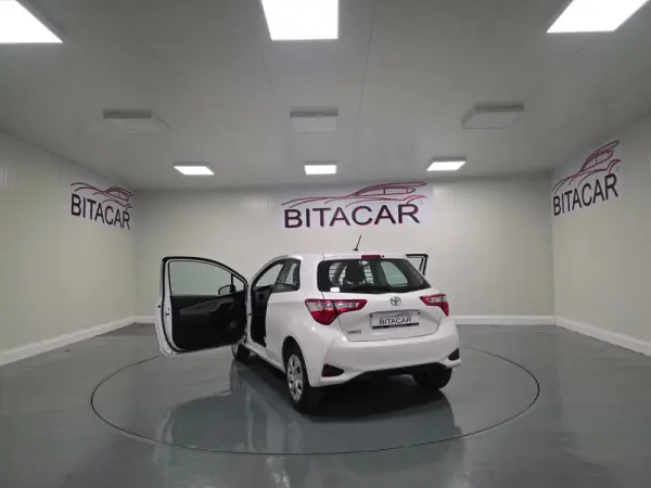 Toyota Yaris BIZZ 1.4 D-4D 90CV IVA DEDUTIVEL 4