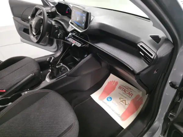 Peugeot 208 1.2 STYLE 65
