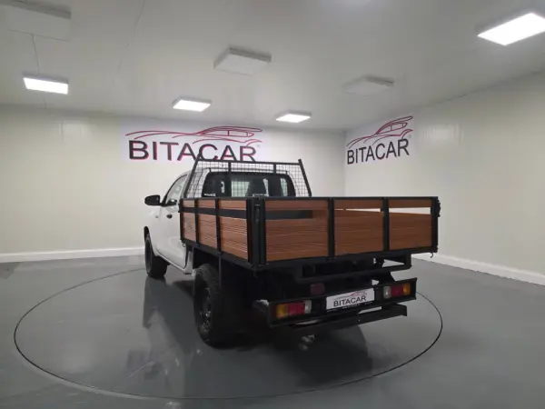 Toyota Hilux 2.4 D-4D 2WD CD 6