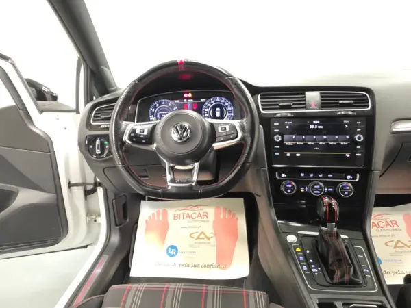 Volkswagen Golf 2.0 TSI GTI DSG Performance 106