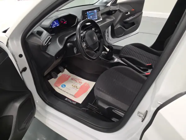Peugeot 208 1.2 ACTIVE 97