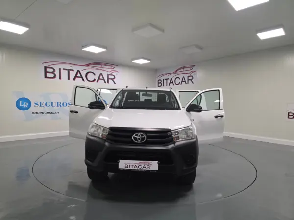 Toyota Hilux 2.4 D-4D 4WD CD CH 37