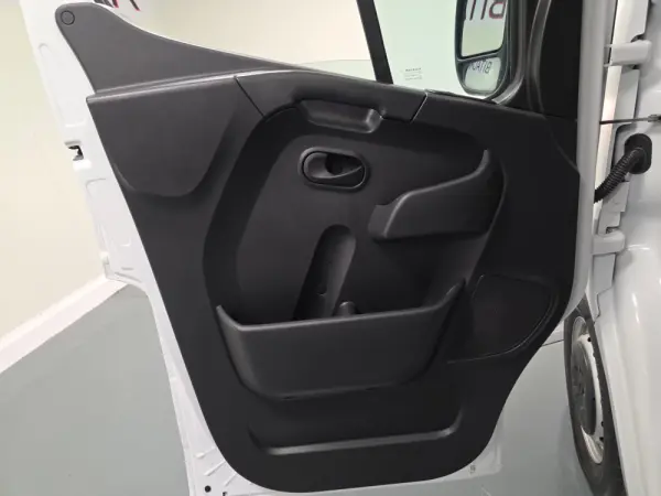 Renault Master L2H2 135CV IVA DEDUTIVEL 82