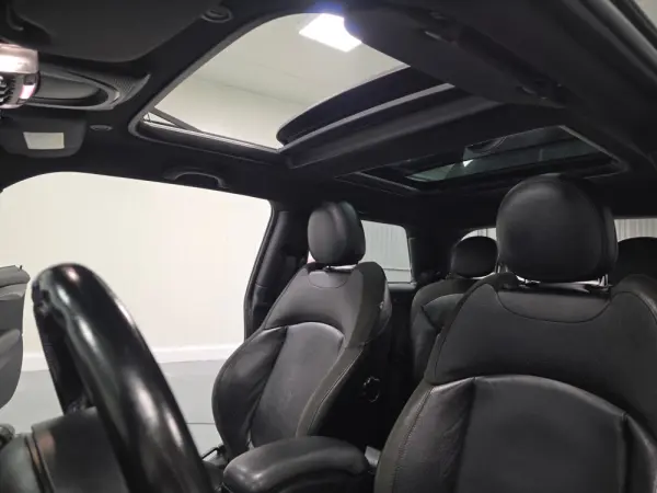 MINI 3 Portas Cooper D 117