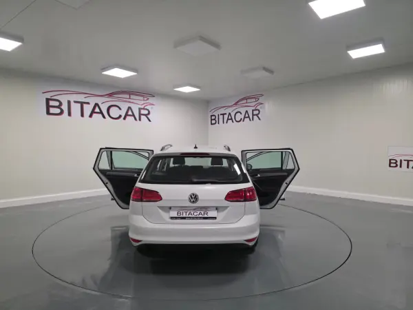 Volkswagen Golf 1.6 TDI CONFORTLINE 5