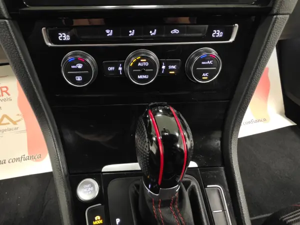 Volkswagen Golf 2.0 TSI GTI DSG Performance 101