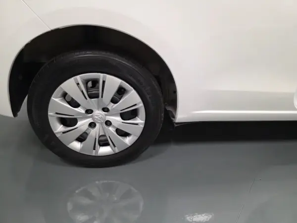 Toyota Yaris BIZZ 1.4 D-4D 90CV IVA DEDUTIVEL 73