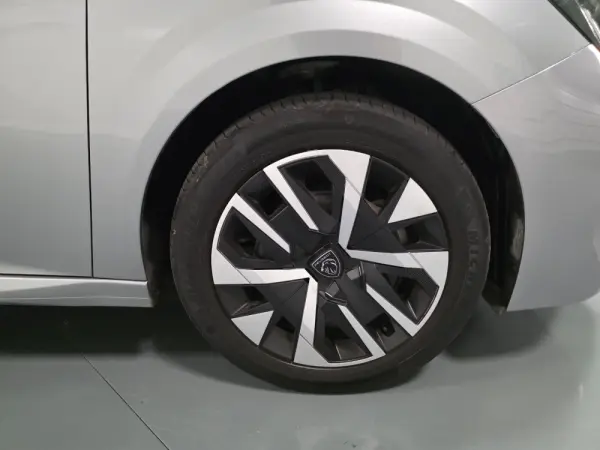 Peugeot 208 1.2 STYLE 5
