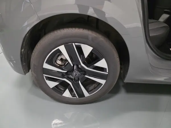 Peugeot 208 ALLURE 63