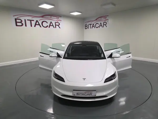 Tesla Model 3 Tração Traseira Premium 28