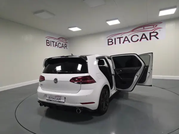 Volkswagen Golf 2.0 TSI GTI DSG Performance 40
