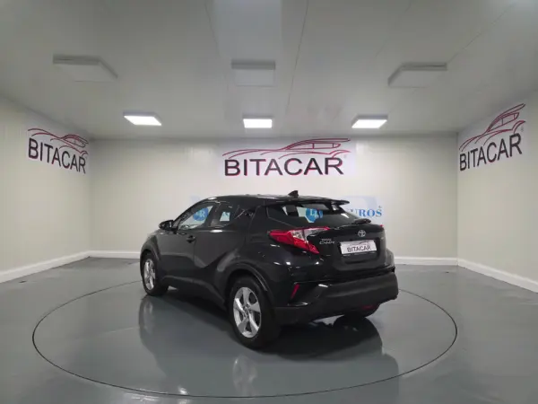 Toyota C-HR 1.8 HSD CONFORT 18