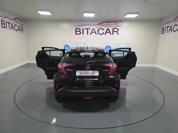Toyota C-HR 1.8 HSD CONFORT 40