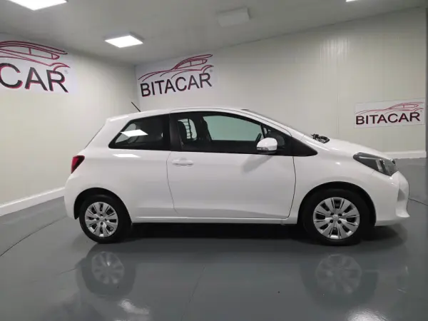 Toyota Yaris BIZZ 1.4 D-4D 90CV IVA DEDUTIVEL 2