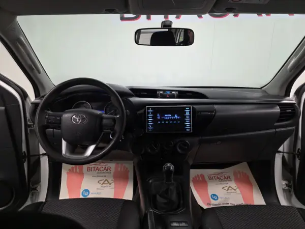 Toyota Hilux 2.4 D-4D 2WD CD Tracker 36