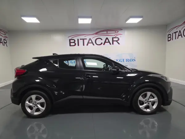 Toyota C-HR 1.8 HSD CONFORT 30